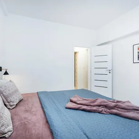 Apartment Stylish In The Old Town ~ Local Neighbourhood Pressburg
