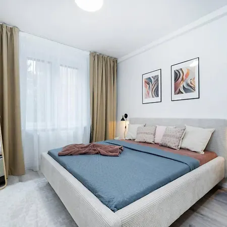 Stylish In The Old Town ~ Local Neighbourhood Apartment